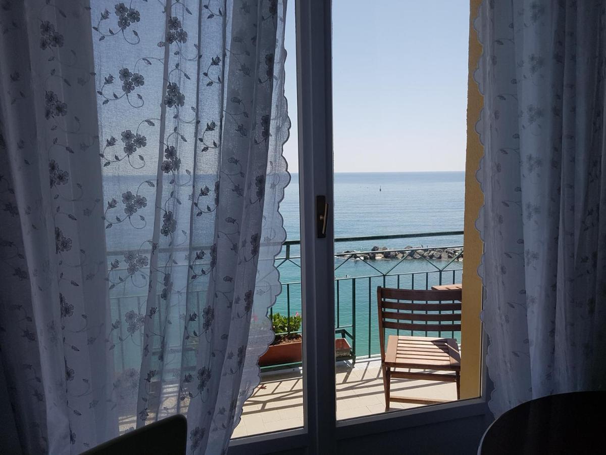 Bea'S Apartment - The Window To The Sea - Seafront Монтеросо ал Маре Екстериор снимка