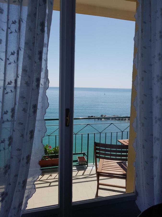 Bea'S Apartment - The Window To The Sea - Seafront Монтеросо ал Маре Екстериор снимка
