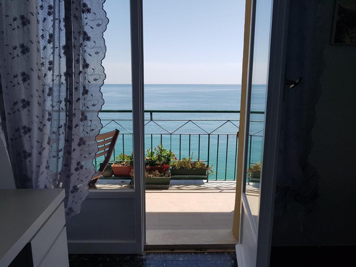 Bea'S Apartment - The Window To The Sea - Seafront Монтеросо ал Маре Екстериор снимка